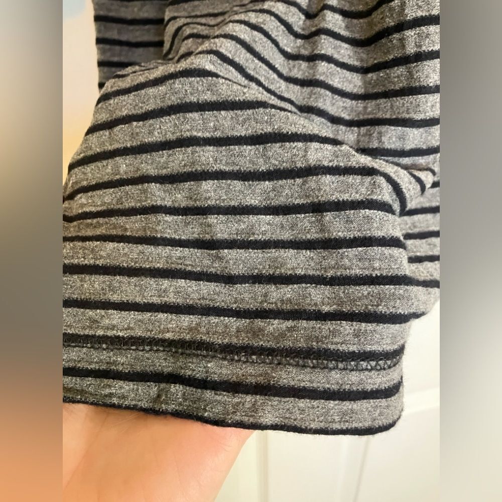 Loft, striped dress, lace detail, size extra small, excellent condition - Picture 2 of 4